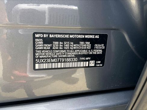 Used 2026 BMW X7 xDrive40i w/ M Sport Package AWD/4WD image 34