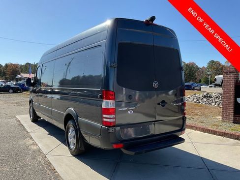 Used 2016 Mercedes-Benz Sprinter 2500 image 5