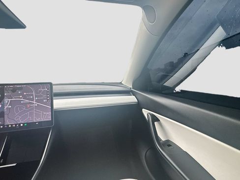 Used 2021 Tesla Model Y Long Range AWD/4WD image 22