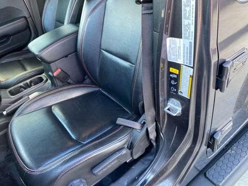 Used 2022 Jeep Wrangler Unlimited Rubicon w/ Dual Top Group AWD/4WD image 15