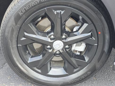 Certified 2025 Honda HR-V LX image 8