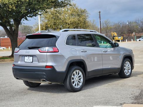 Used 2019 Jeep Cherokee Latitude w/ Popular Appearance Group image 5