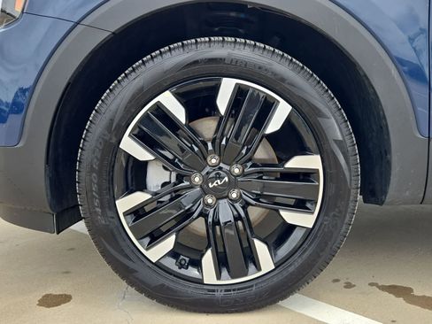 Used 2025 Kia Telluride SX image 12