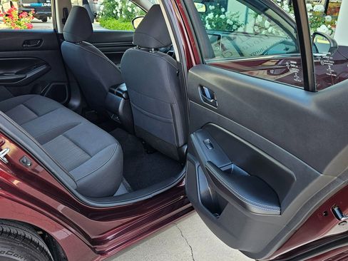 Used 2024 Nissan Altima 2.5 SV image 24