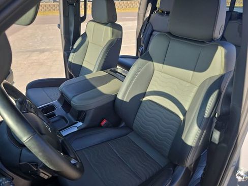 Used 2025 Chevrolet Silverado 1500 ZR2 w/ Technology Package image 14