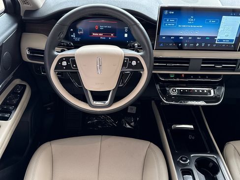 New 2025 Lincoln Corsair Reserve w/ Rear Removable Package Tray image 12