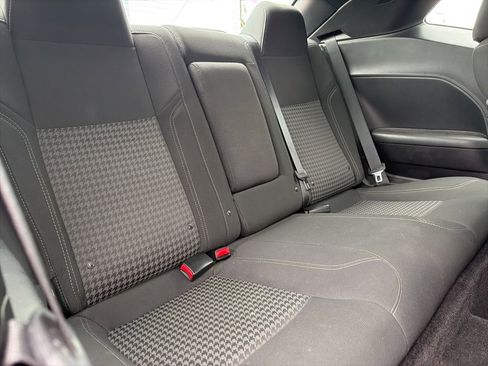 Used 2019 Dodge Challenger SXT image 44