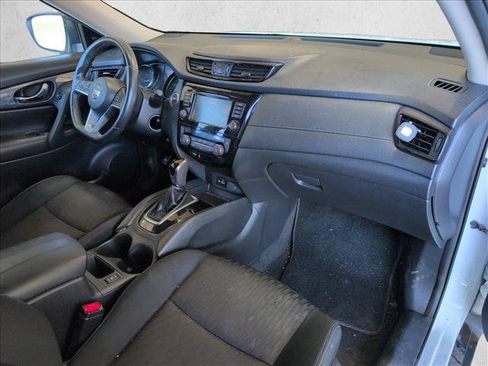 Used 2018 Nissan Rogue SV FWD image 22