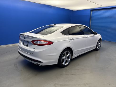 Used 2015 Ford Fusion SE w/ Equipment Group 201A FWD image 7