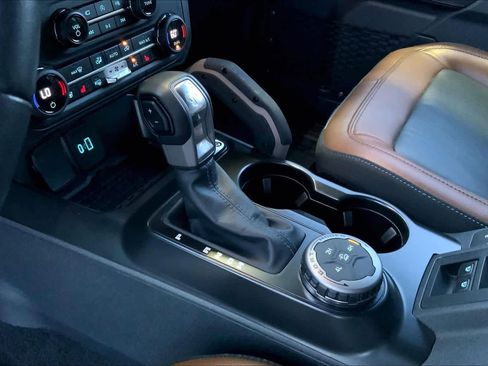 Used 2024 Ford Bronco Outer Banks AWD/4WD image 16