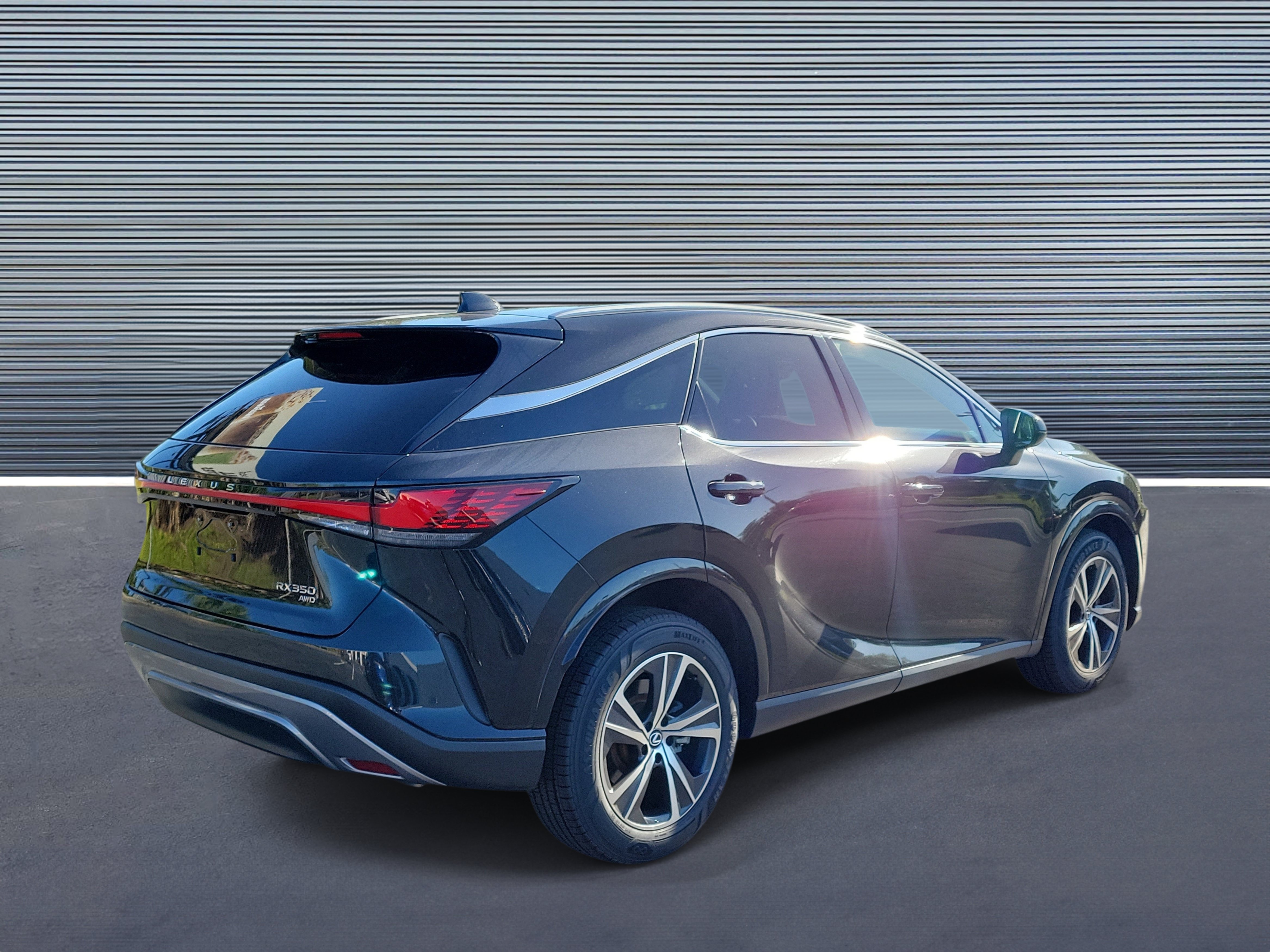 Used 2023 Lexus RX 350 Premium w/ Accessory Package AWD/4WD image 3