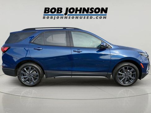 Used 2022 Chevrolet Equinox RS AWD/4WD image 2