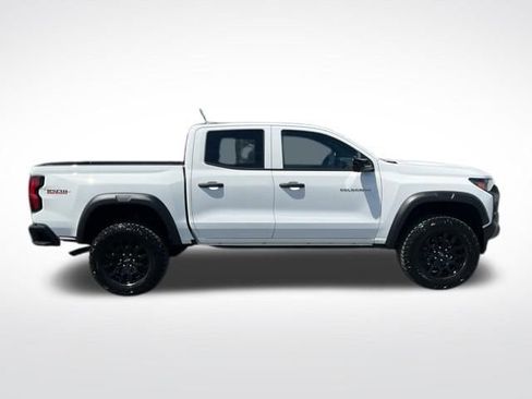 Used 2024 Chevrolet Colorado Trail Boss w/ Technology Package AWD/4WD image 16