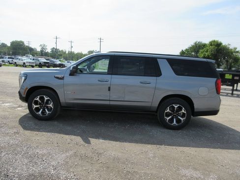 New 2026 GMC Yukon XL AT4 Ultimate AWD/4WD image 6