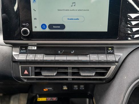 Used 2025 Toyota Camry LE image 27