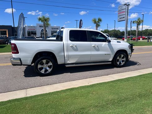 Used 2023 RAM 1500 Laramie AWD/4WD image 2