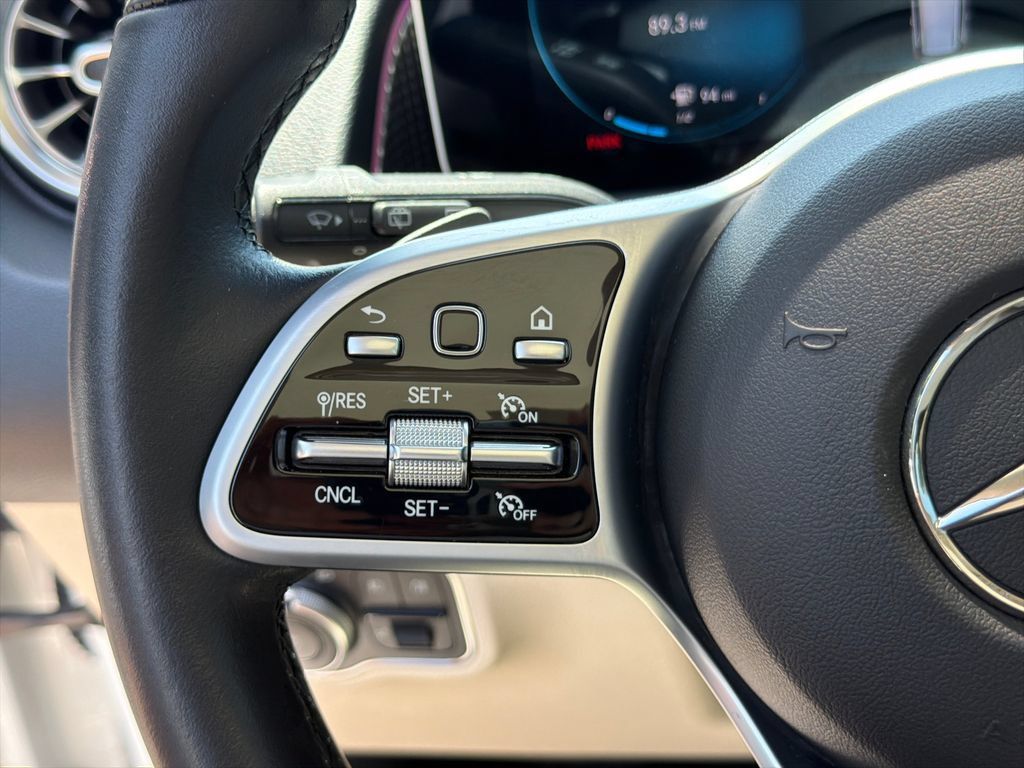 Used 2021 Mercedes-Benz GLB 250 w/ Premium Package image 25