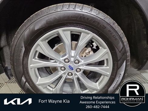Used 2021 Ford Explorer XLT w/ Equipment Group 202A AWD/4WD image 12
