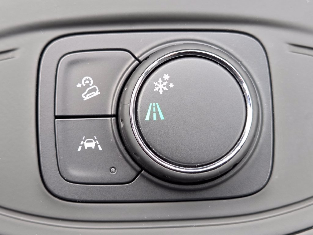 Used 2023 GMC Terrain SLE FWD image 6