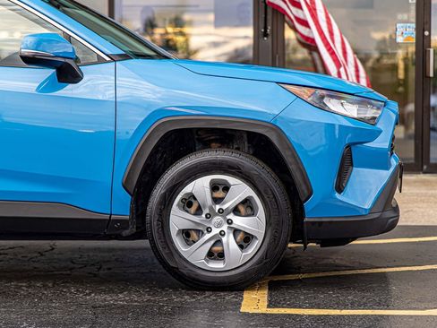 Used 2019 Toyota RAV4 LE w/ All Weather Liner Package AWD/4WD image 9