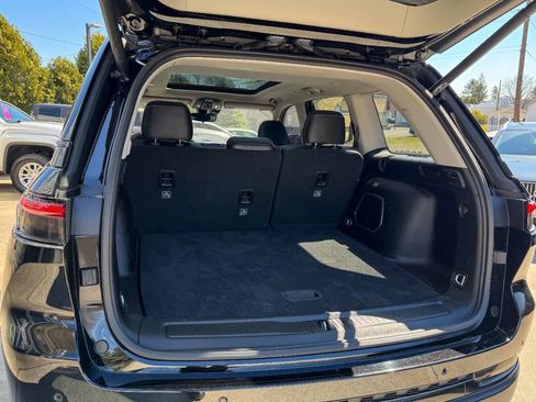 Used 2023 Jeep Grand Cherokee 4WD 4xe image 18