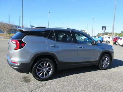 Used 2023 GMC Terrain SLT w/ LPO, Floor Liner Package image 6