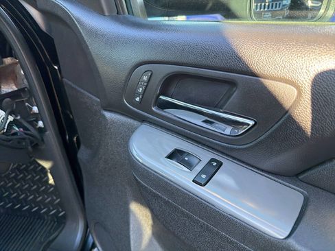 Used 2013 Chevrolet Silverado 3500 LTZ image 24