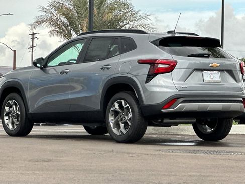 New 2026 Chevrolet Trax LT image 6