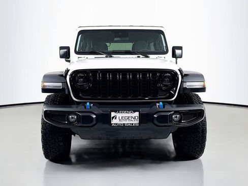 Used 2024 Jeep Wrangler Unlimited AWD/4WD image 2