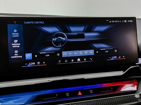 Used 2025 BMW M5 w/ Carbon Package AWD/4WD image 71