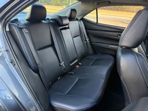 Used 2018 Toyota Corolla XSE image 30