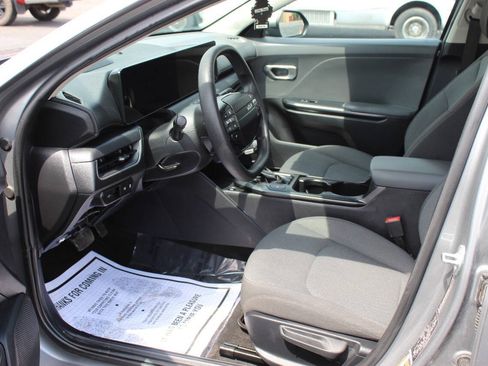 Used 2025 Kia K4 FWD image 17