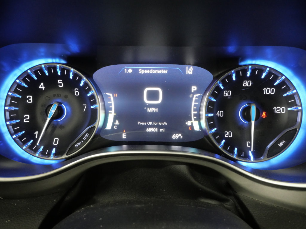 Used 2024 Chrysler Pacifica Limited w/ S Appearance Package FWD image 15