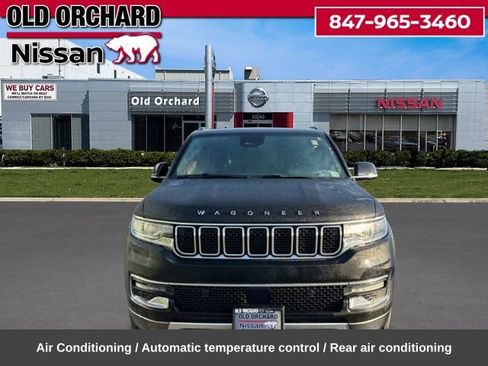 Used 2022 Jeep Wagoneer Series II w/ Premium Group I AWD/4WD image 2