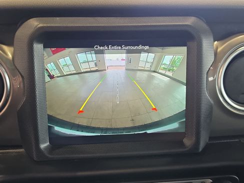 Used 2023 Jeep Wrangler Unlimited Sahara AWD/4WD image 28