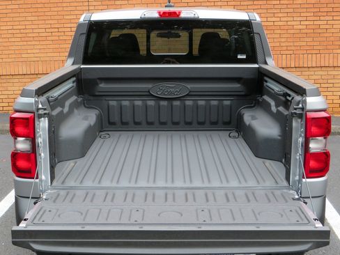 New 2024 Ford Maverick Lariat w/ Black Appearance Package image 6