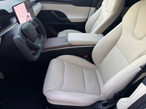 Used 2023 Tesla Model X AWD/4WD image 9