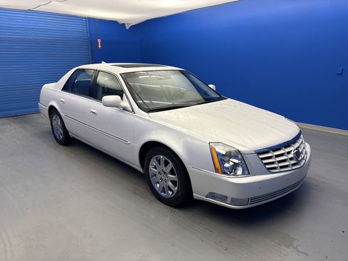 Used 2010 Cadillac DTS Premium w/ Driver Awareness Package FWD image 2