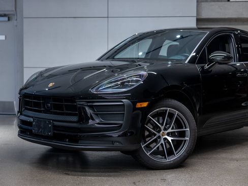 Certified 2024 Porsche Macan w/ Premium Plus Package AWD/4WD image 21