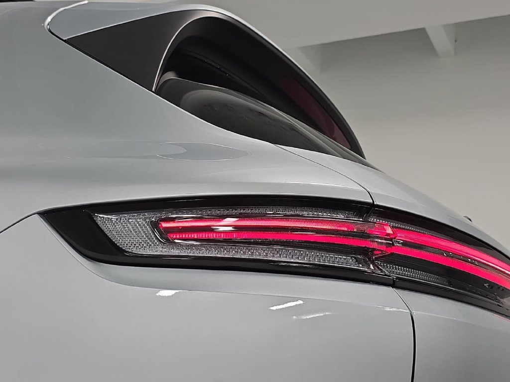Certified 2026 Porsche Cayenne AWD/4WD image 29