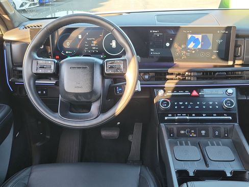 Certified 2025 Hyundai Santa Fe Calligraphy image 6