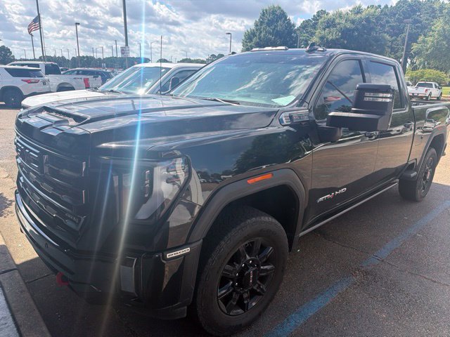 Used 2024 GMC Sierra 2500 AT4 w/ Technology Package AWD/4WD image 2
