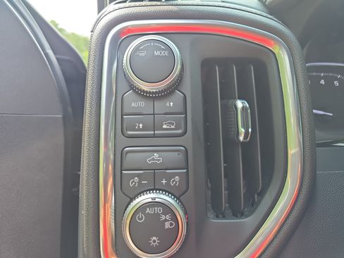 Used 2020 GMC Sierra 1500 SLE w/ SLE Value Package AWD/4WD image 22