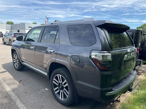 Used 2022 Toyota 4Runner Limited AWD/4WD image 8