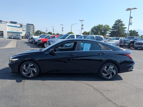 Used 2025 Hyundai Elantra SEL FWD image 8