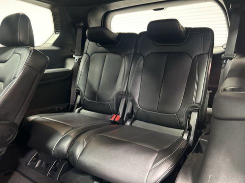 Certified 2024 Jeep Grand Cherokee L Limited w/ Luxury Tech Group II image 34