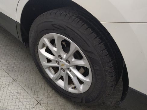 Used 2018 Chevrolet Equinox LS FWD image 31