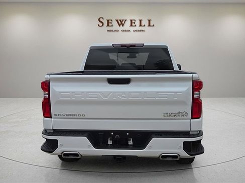 Used 2024 Chevrolet Silverado 1500 High Country AWD/4WD image 4