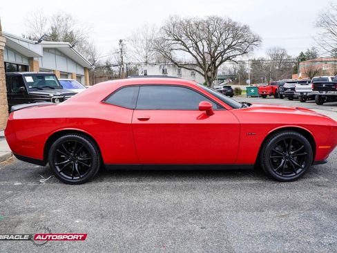 Used 2016 Dodge Challenger R/T w/ Blacktop Package image 8