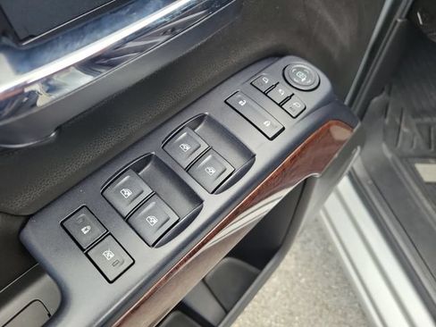 Used 2014 GMC Sierra 1500 SLT w/ SLT Preferred Package AWD/4WD image 16